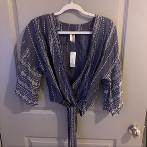 Boho Front Tie Flowy Sleeved Crop